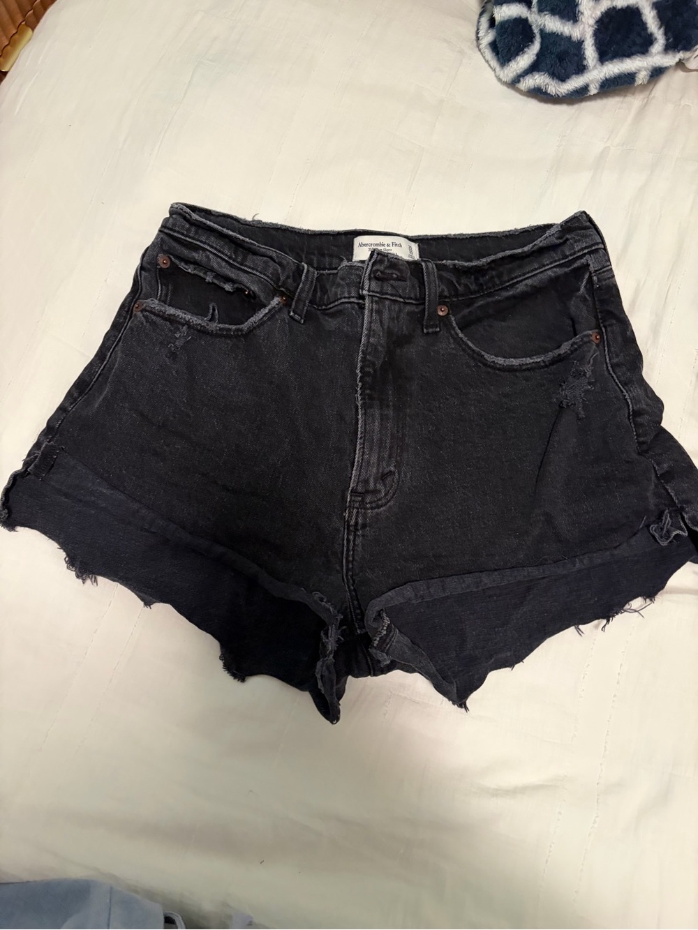 Abercrombie & Fitch the mom short. High rise. Curve love